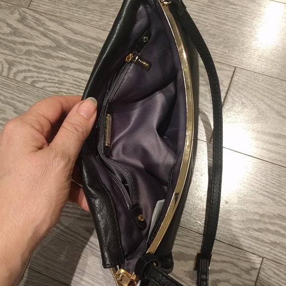 Beautiful genuine shoulder/ click bag by Danier 🌸 - Picture 8 of 12